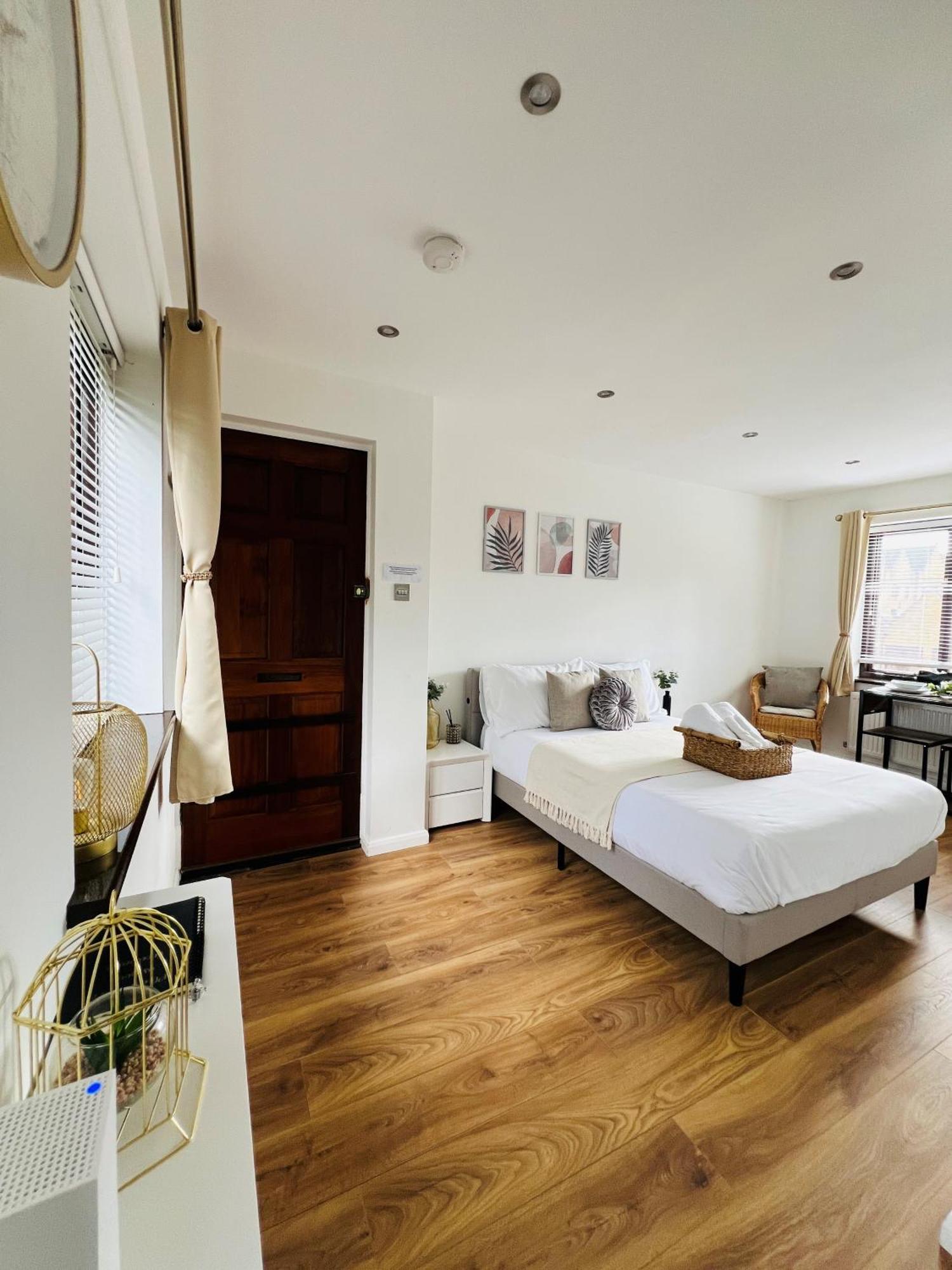 Studio Apartment Лондон Экстерьер фото